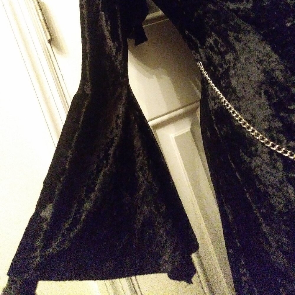Vintage Crushed Velvet Goth Gown Bell Sleeves Dramatic Cross Chain Small EUC - Picture 5 of 15